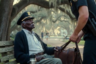 THEY TOLD A 78-YEAR-OLD BLACK NAVY VETERAN TO LEAVE A PUBLIC PARK… BUT WHEN HE REFUSED TO MOVE, AN ENTIRE CITY WAS FORCED TO STAND UP