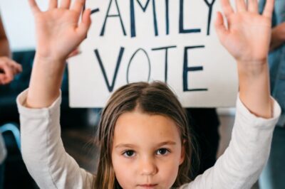 MY FIANCÉE HELD A “FAMILY VOTE” IN FRONT OF MY DAUGHTER. HER MOM SAID: “HANDS UP IF YOU THINK HIS…