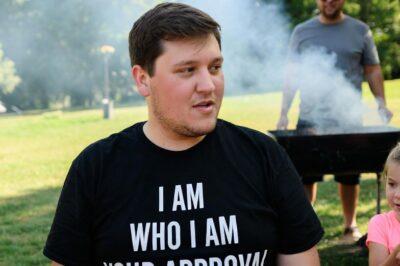 My Parents Skipped My Housewarming BBQ To Celebrate My Sister’s Waitress Job But Called Me When