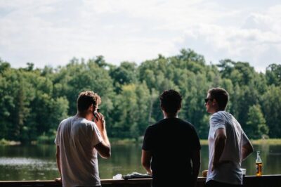 She Said： ＂My Friends And I Are Using Your Lake House This Weekend Don’t Be Weird